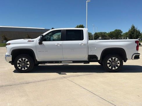 Used 2024 Chevrolet Silverado 2500 LT AWD/4WD image 53