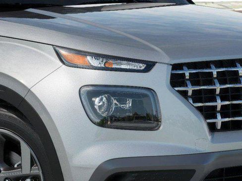 New 2025 Hyundai Venue SEL image 9