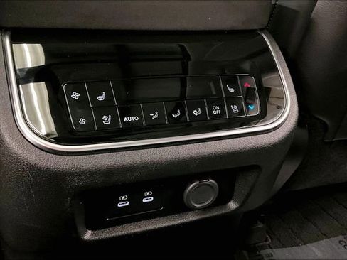 Used 2025 INFINITI QX80 Sensory AWD/4WD image 34