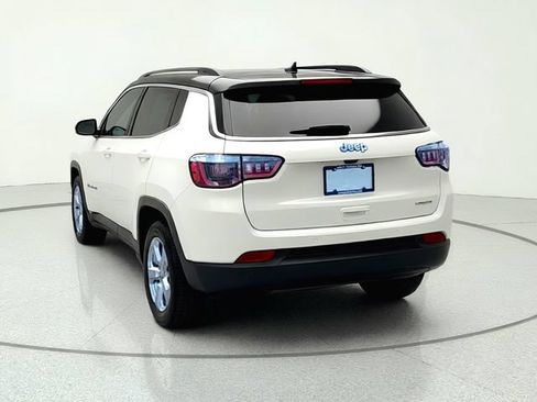 Used 2018 Jeep Compass Latitude w/ Popular Equipment Group FWD image 4