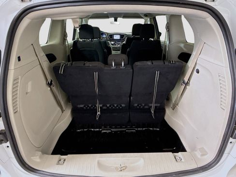 Used 2022 Chrysler Voyager LX FWD image 35