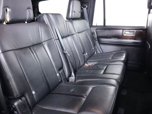 Used 2016 Lincoln Navigator Select RWD image 44