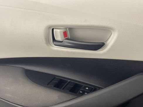 Used 2022 Toyota Corolla LE w/ Carpet Mat Package (TMS) FWD image 19