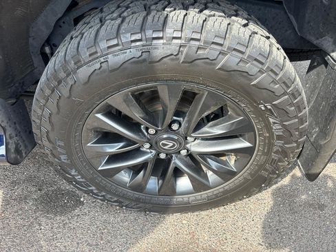 Used 2021 Lexus GX 460 Premium w/ Premium Package image 20