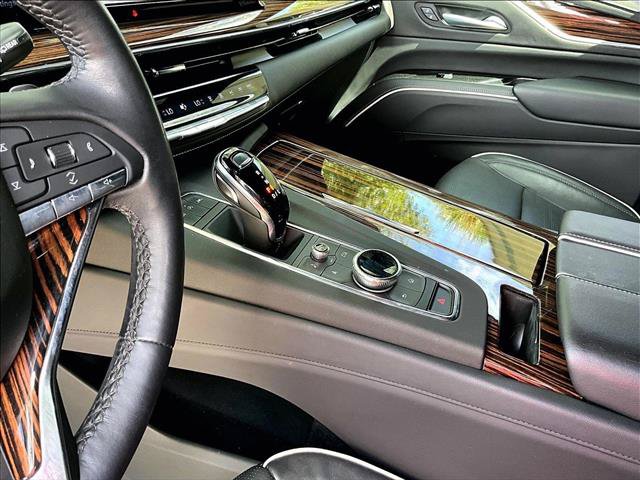 Certified 2024 Cadillac Escalade Premium Luxury AWD/4WD image 15