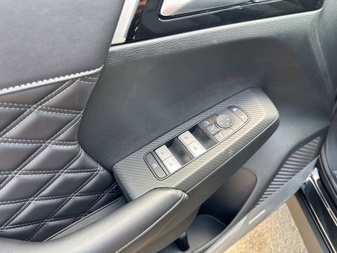 New 2025 Mitsubishi Outlander SEL image 16