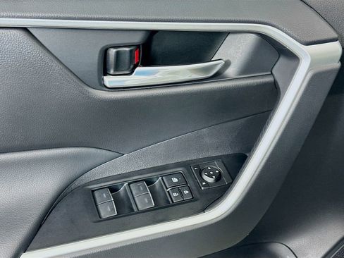Certified 2025 Toyota RAV4 XLE FWD image 18