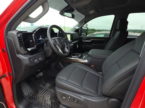 Used 2026 Chevrolet Silverado 2500 LT w/ Trail Boss Package AWD/4WD image 9
