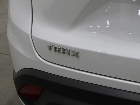Used 2024 Chevrolet Trax LT FWD image 41
