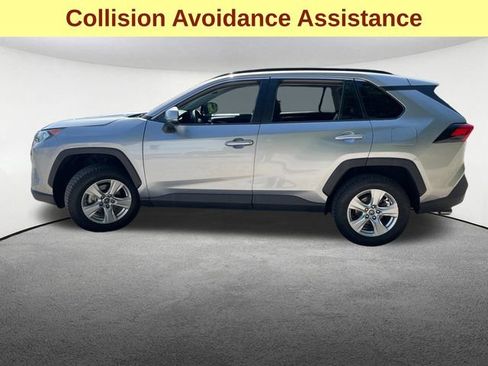 Used 2019 Toyota RAV4 XLE AWD/4WD image 6