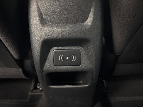 Used 2025 Hyundai Venue SEL image 21