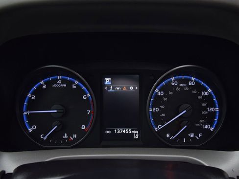 Used 2018 Toyota RAV4 XLE image 19