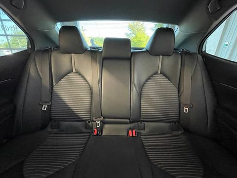 Used 2020 Toyota Camry SE FWD image 29