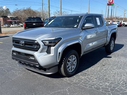 Used 2024 Toyota Tacoma SR5 image 3
