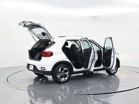 Used 2024 Hyundai Venue SEL FWD image 50
