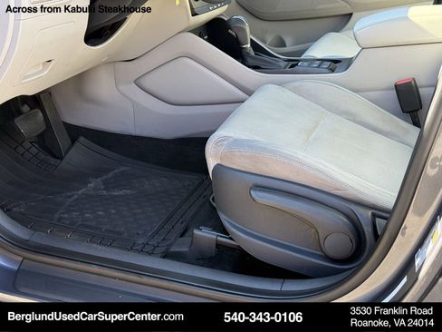Used 2019 Hyundai Tucson SE image 15