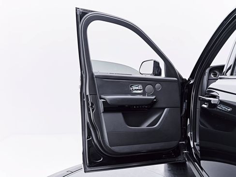 Used 2020 Rolls-Royce Cullinan AWD/4WD image 41