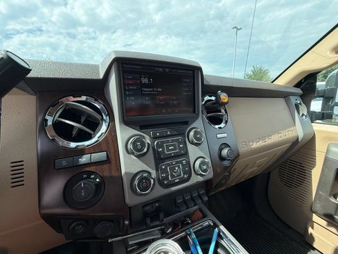 Used 2015 Ford F350 Lariat w/ Lariat Ultimate Package AWD/4WD image 8