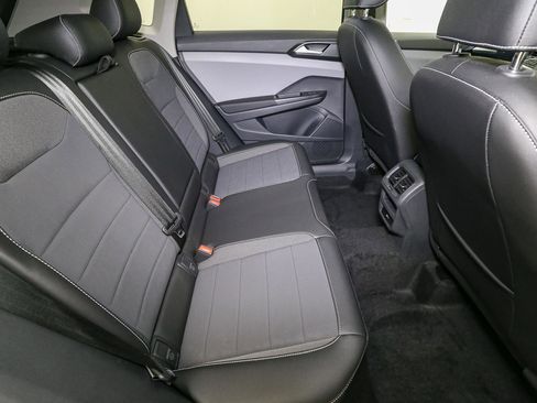 Certified 2023 Volkswagen Taos SE w/ Panoramic Sunroof Package AWD/4WD image 24
