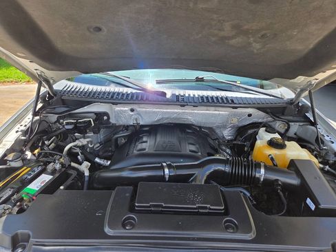Used 2015 Ford Expedition Platinum RWD image 28