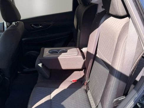 Used 2020 Nissan Rogue SV image 16