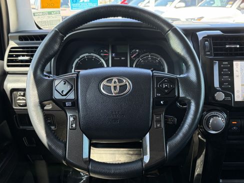 Certified 2024 Toyota 4Runner TRD Off-Road Premium w/ Moonroof Package AWD/4WD image 17