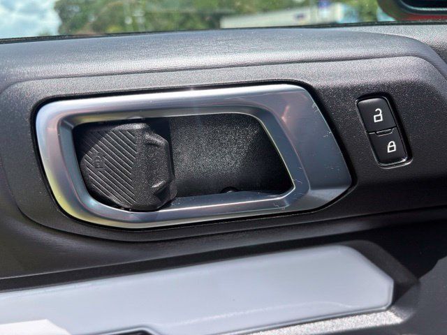 Used 2025 Ford Bronco Stroppe Edition AWD/4WD image 11