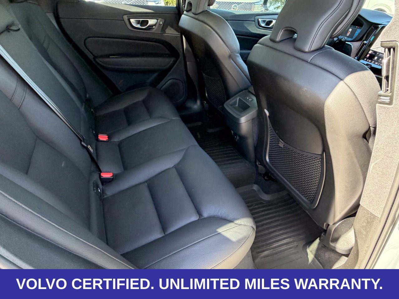 Certified 2024 Volvo XC60 B5 Plus w/ Protection Package Premier AWD/4WD image 38