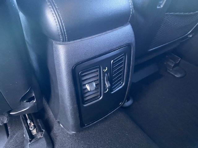 Used 2021 Dodge Durango SXT RWD image 18