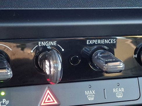 Used 2025 MINI Cooper 2-Door Hardtop image 25