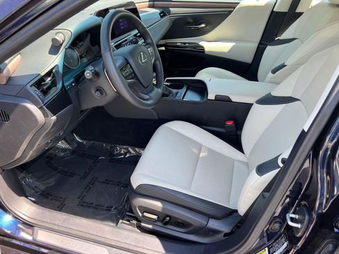 Certified 2025 Lexus ES 350 w/ Premium Package FWD image 10