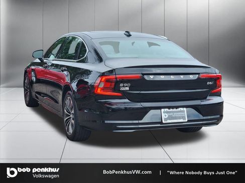 Used 2022 Volvo S90 B6 Momentum AWD/4WD image 27