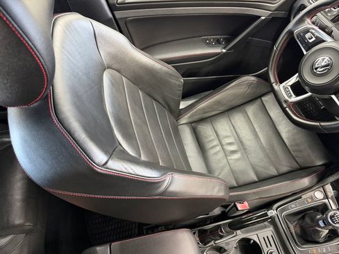 Used 2018 Volkswagen GTI 4-Door FWD image 41