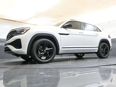 New 2026 Volkswagen Atlas Cross Sport SEL R-Line AWD/4WD image 40