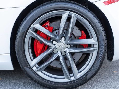 Used 2012 Audi R8 V10 image 12