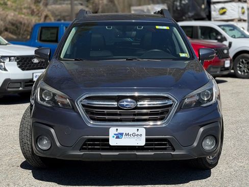 Used 2018 Subaru Outback 3.6R Limited AWD/4WD image 2