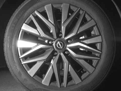 Used 2025 Nissan Altima 2.5 SV FWD image 13