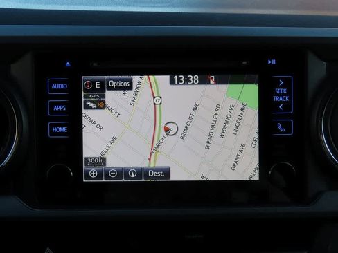 Used 2019 Toyota Tacoma TRD Sport image 21