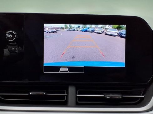Used 2024 Chevrolet Trax RS w/ Driver Confidence Package FWD image 19