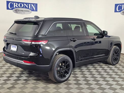 New 2026 Jeep Grand Cherokee Laredo image 5