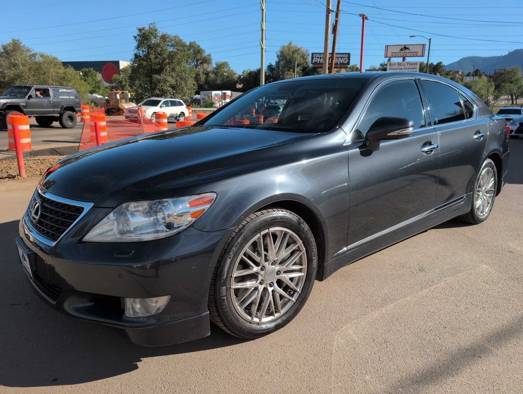 Used 2011 Lexus LS 460 AWD w/ Comfort Pkg image 3