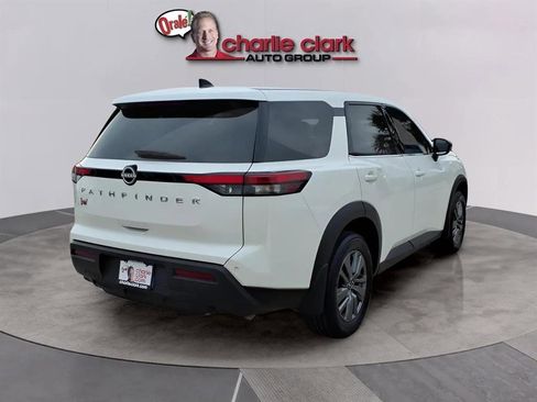 Used 2024 Nissan Pathfinder S image 5