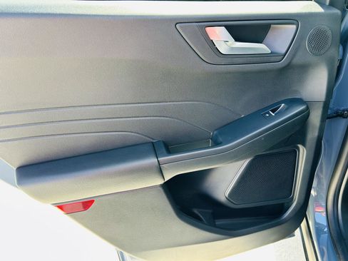 Used 2025 Ford Escape PHEV w/ PHEV Premium Package image 31