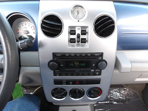 Used 2007 Chrysler PT Cruiser Convertible w/ Spring Special Group image 22