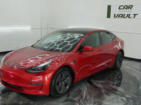 Used 2023 Tesla Model 3 Standard Range RWD image 1