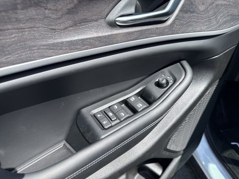 New 2026 Jeep Grand Cherokee Altitude AWD/4WD image 21