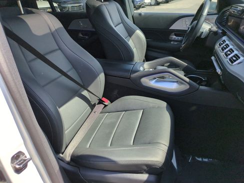 Used 2025 Mercedes-Benz GLS 450 4MATIC image 33