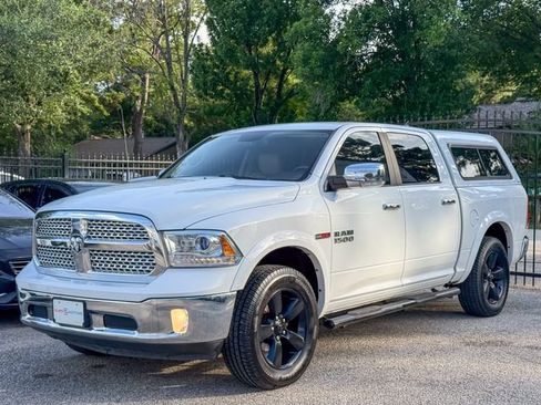 Used 2015 RAM 1500 Laramie w/ Convenience Group AWD/4WD image 4