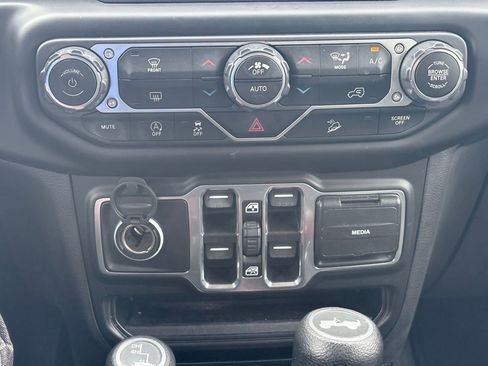 Used 2020 Jeep Wrangler Unlimited Sport image 11