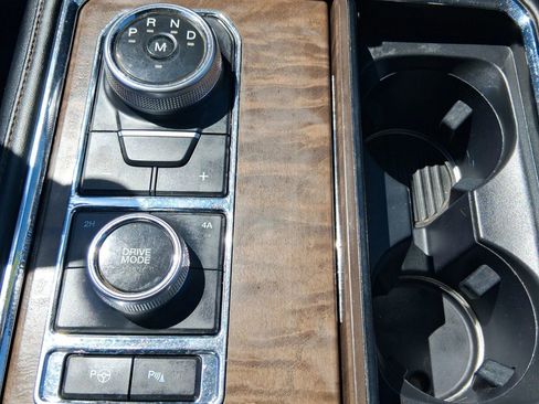 Used 2019 Ford Expedition Platinum AWD/4WD image 13